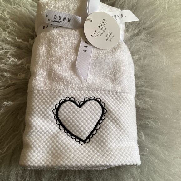 Rae Dunn Hand Towels - Picture 4 of 5